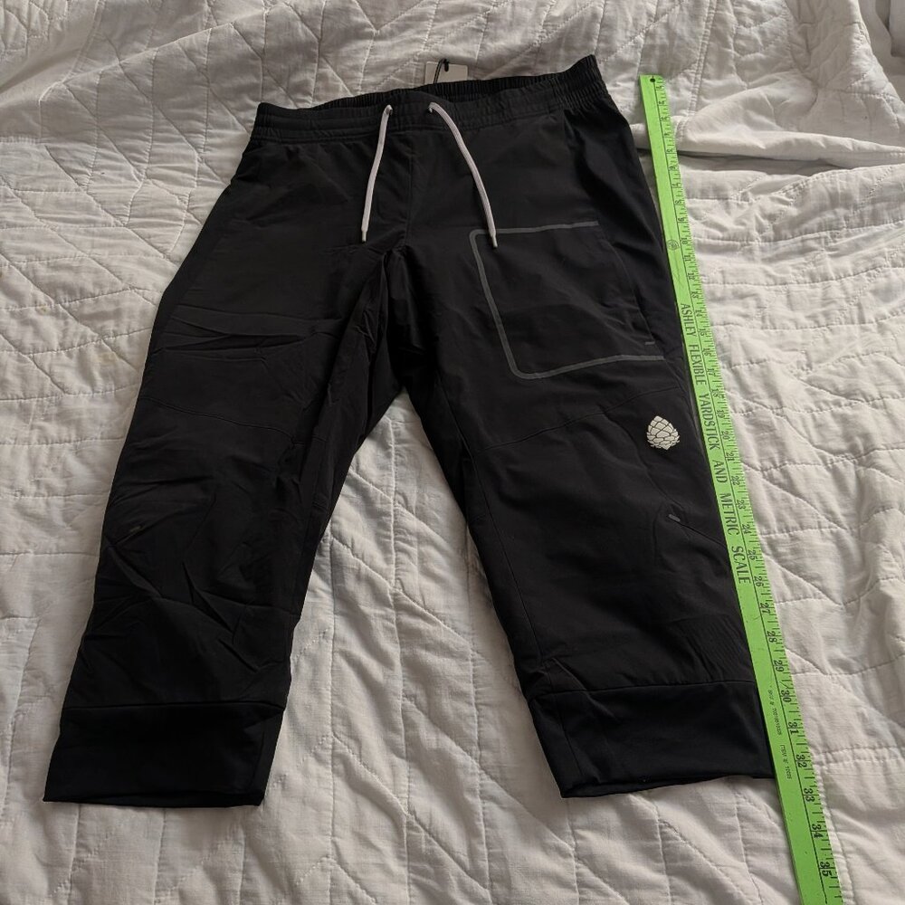 Women Stio Fernos Insulated Knicker Large 3/4 Pants Shorts Black NWT